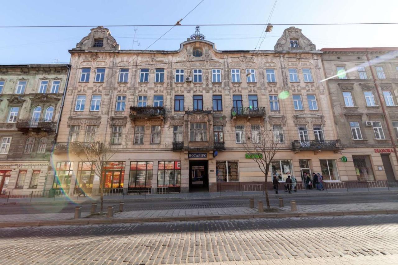 Зелені Апартаменти Біля Оперного Театру Flat In The City Center Lviv Bagian luar foto